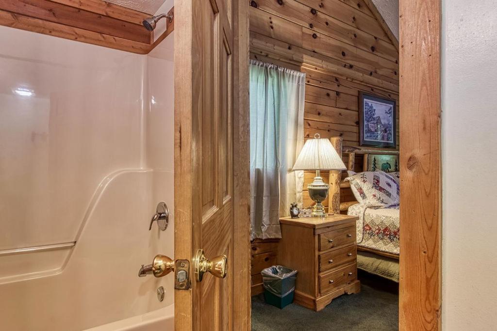 Forever Yours, Hot Tub, 1089 Of Free Attraction Tickets For Each Paid Day, Dollywood And More Pigeon Forge Eksteriør billede